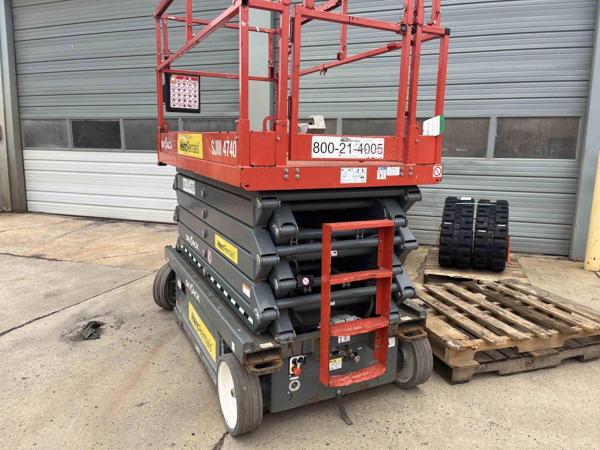 2018 Skyjack SJ4740-3
