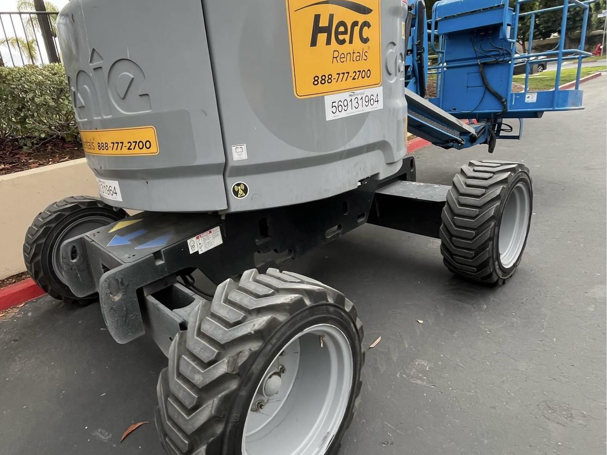 2013 Genie Z-45/25 RT