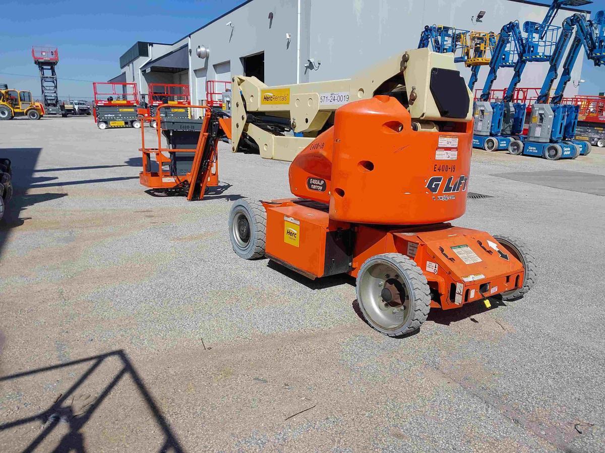 2015 JLG E400AJP-2