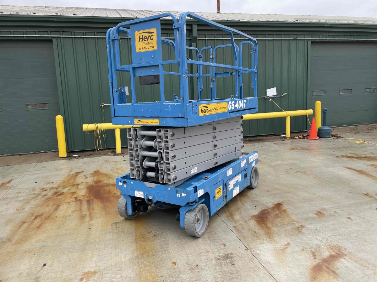 2018 Genie GS-4047