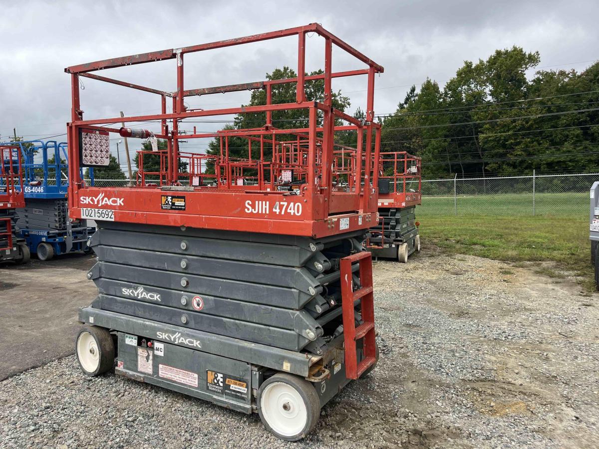 2017 Skyjack SJ4740