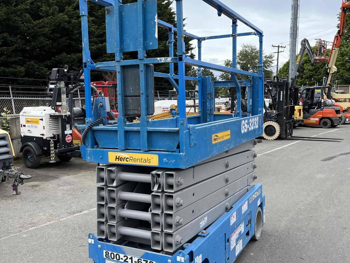 2018 Genie GS-3232-2