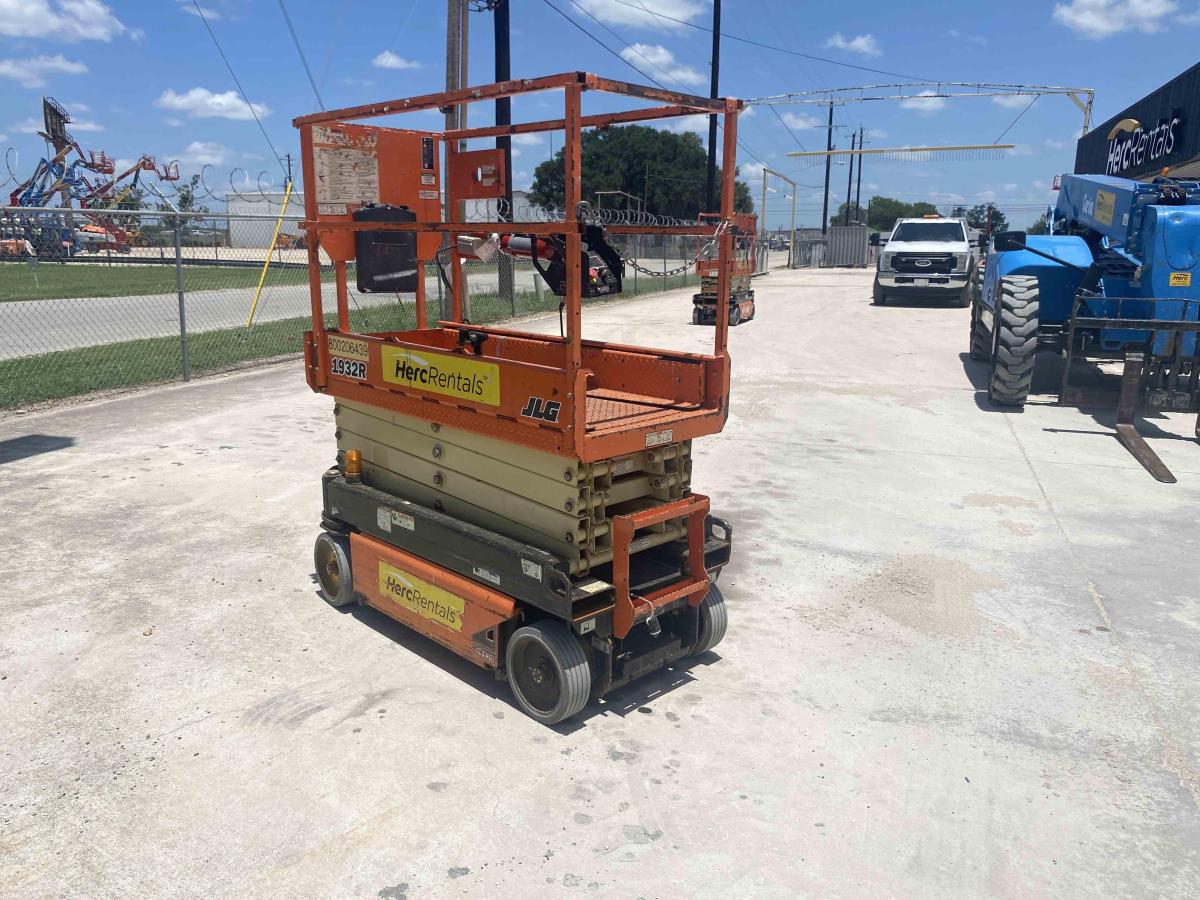 2018 JLG 1932R-4