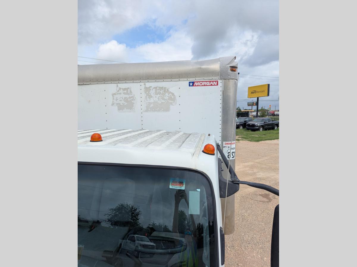 2019 Isuzu NPR-2