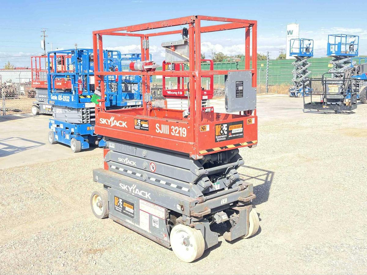 2017 Skyjack SJ3219