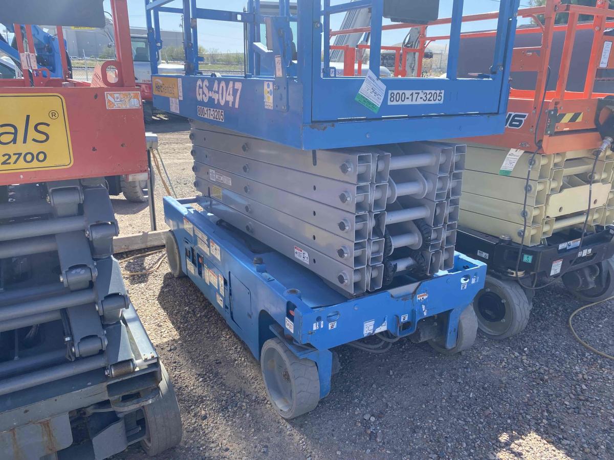 2017 Genie GS-4047