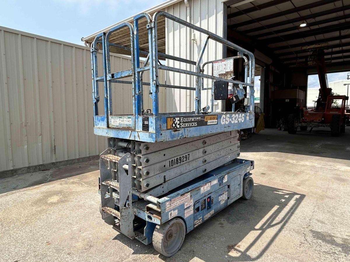 2016 Genie GS-3246