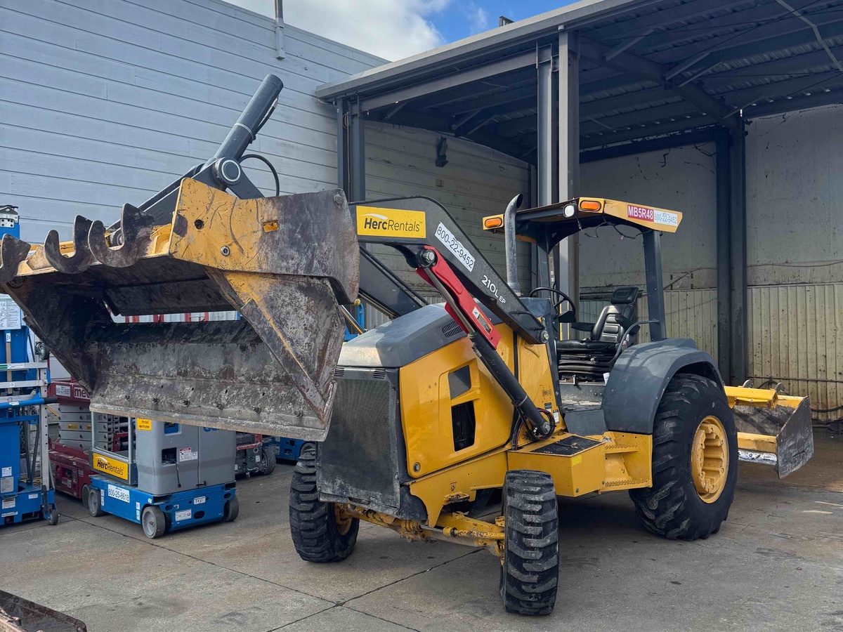 2018 John Deere 210LEP-3