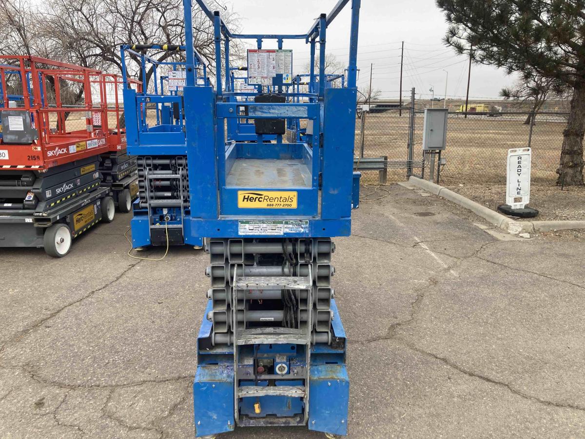 2018 Genie GS-3232