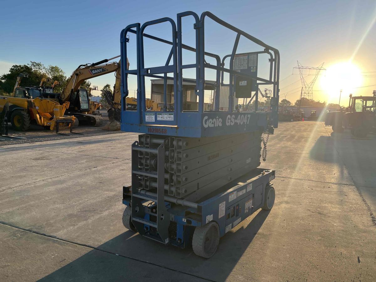 2017 Genie GS-4047