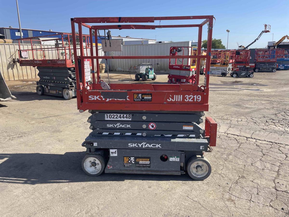 2017 Skyjack SJ3219