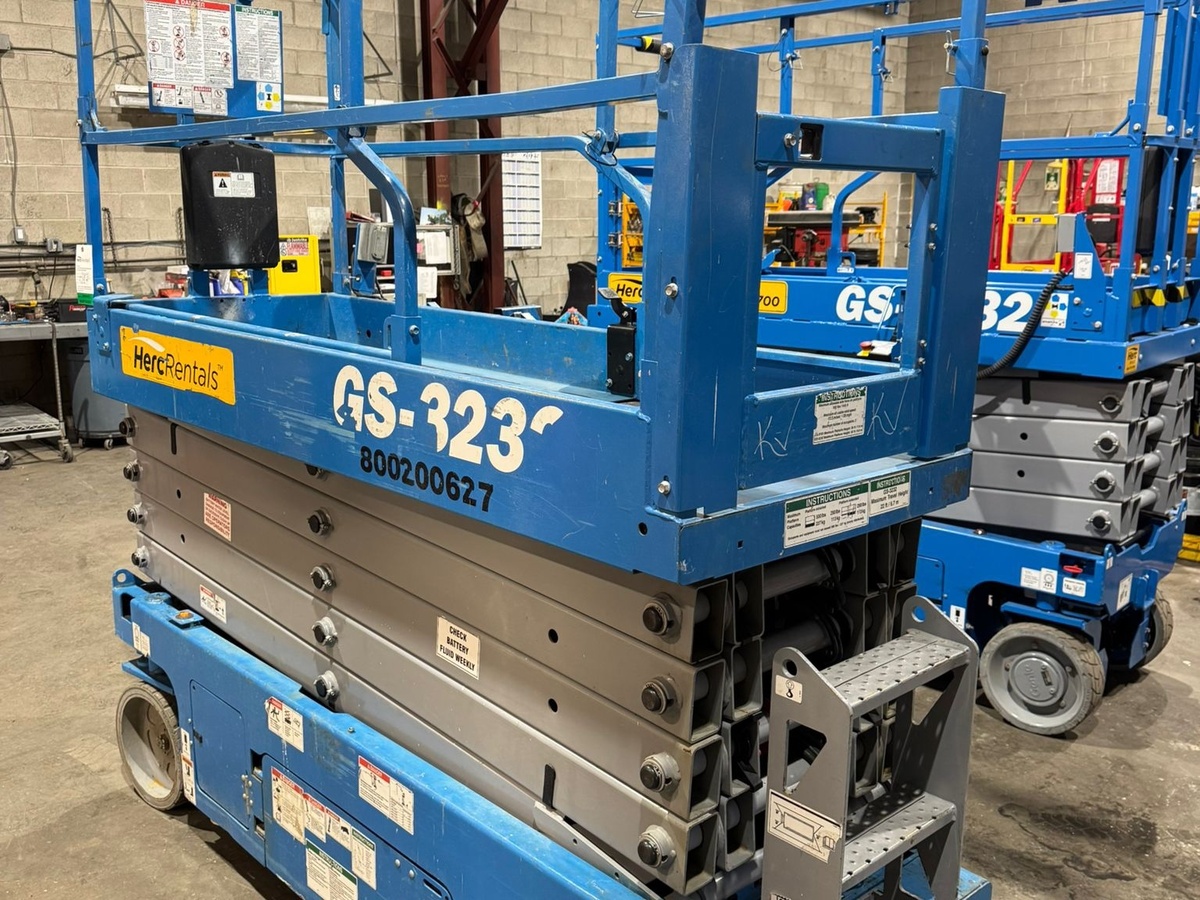 2018 Genie GS-3232