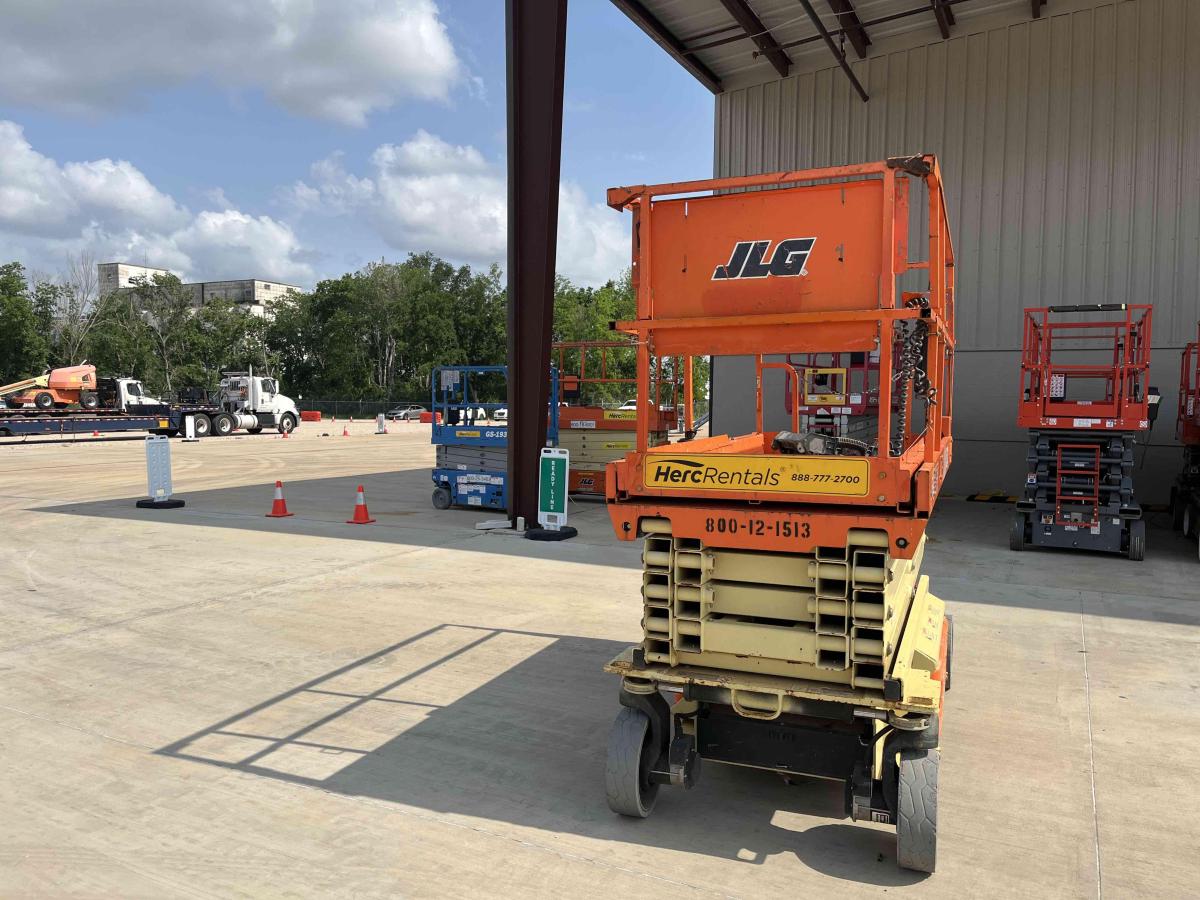 2016 JLG 3246ES