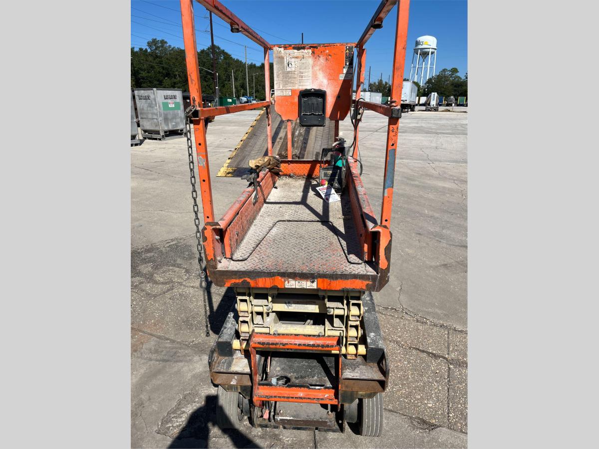 2018 JLG 1932R