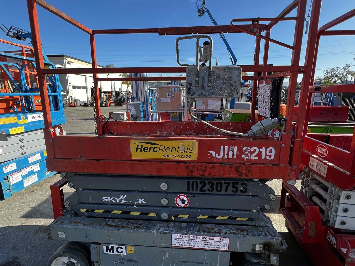 2017 Skyjack SJ3219-4