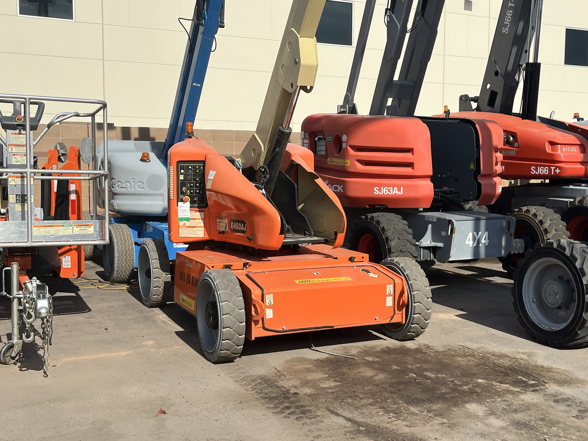 2018 JLG E450AJ-6