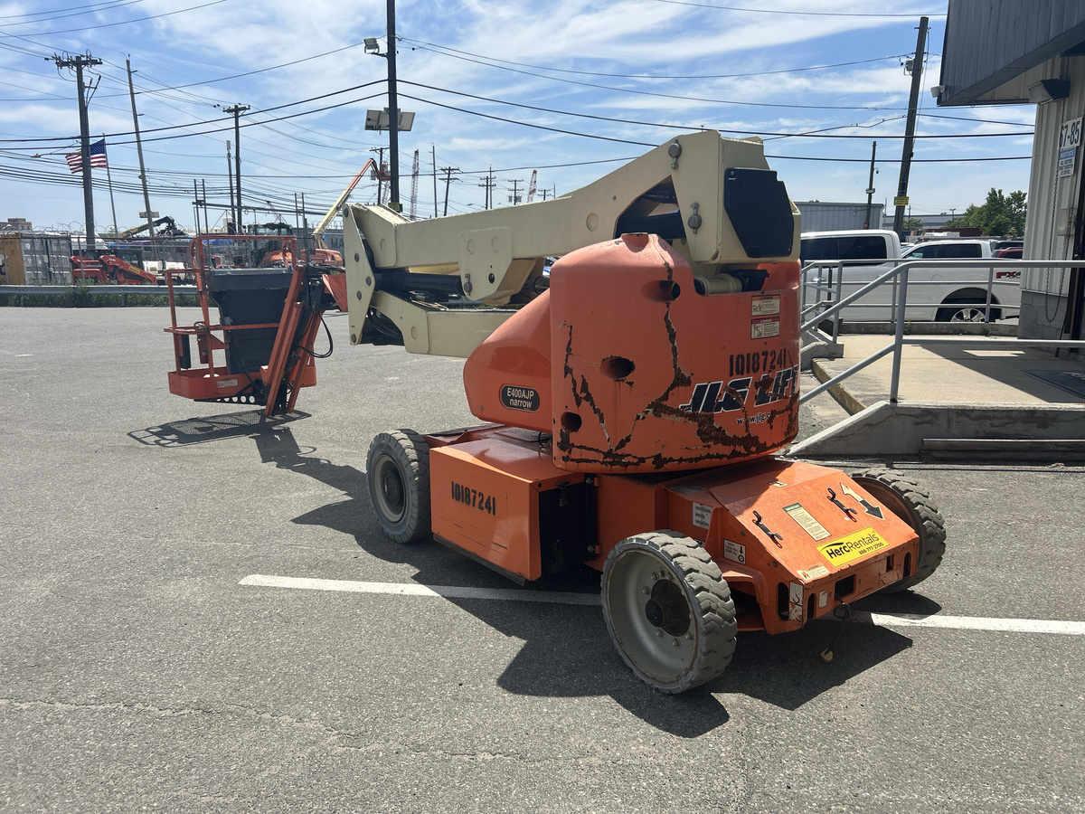2016 JLG E400AJPN-2