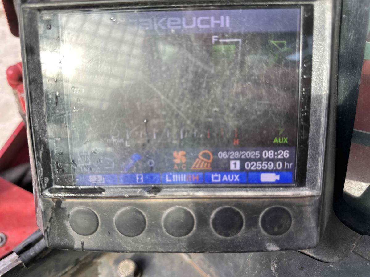 2020 Takeuchi TL12V2-11