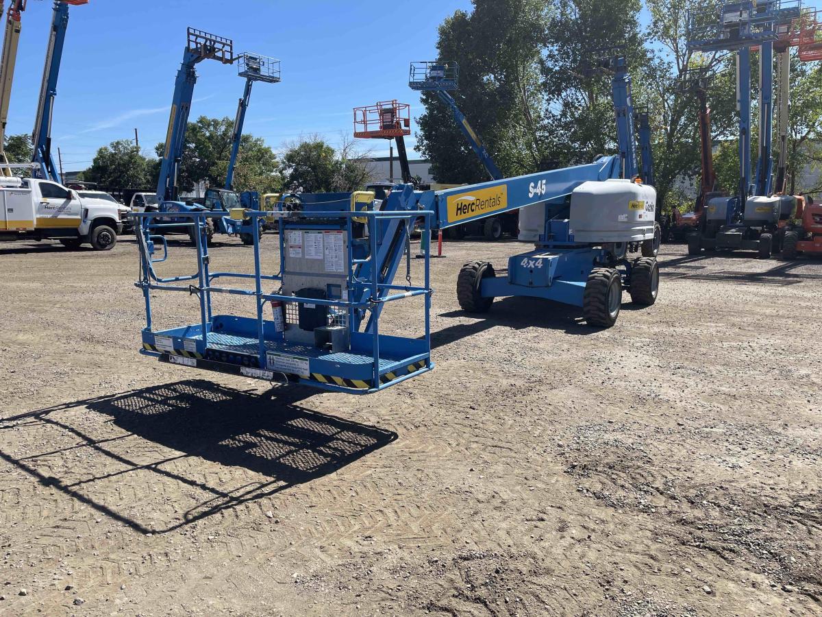 2019 Genie S-45