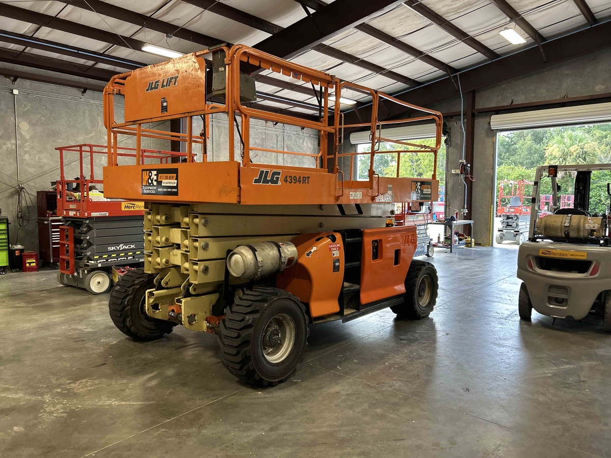 2014 JLG 4394RT-3