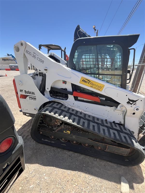 2022 Bobcat T740-4