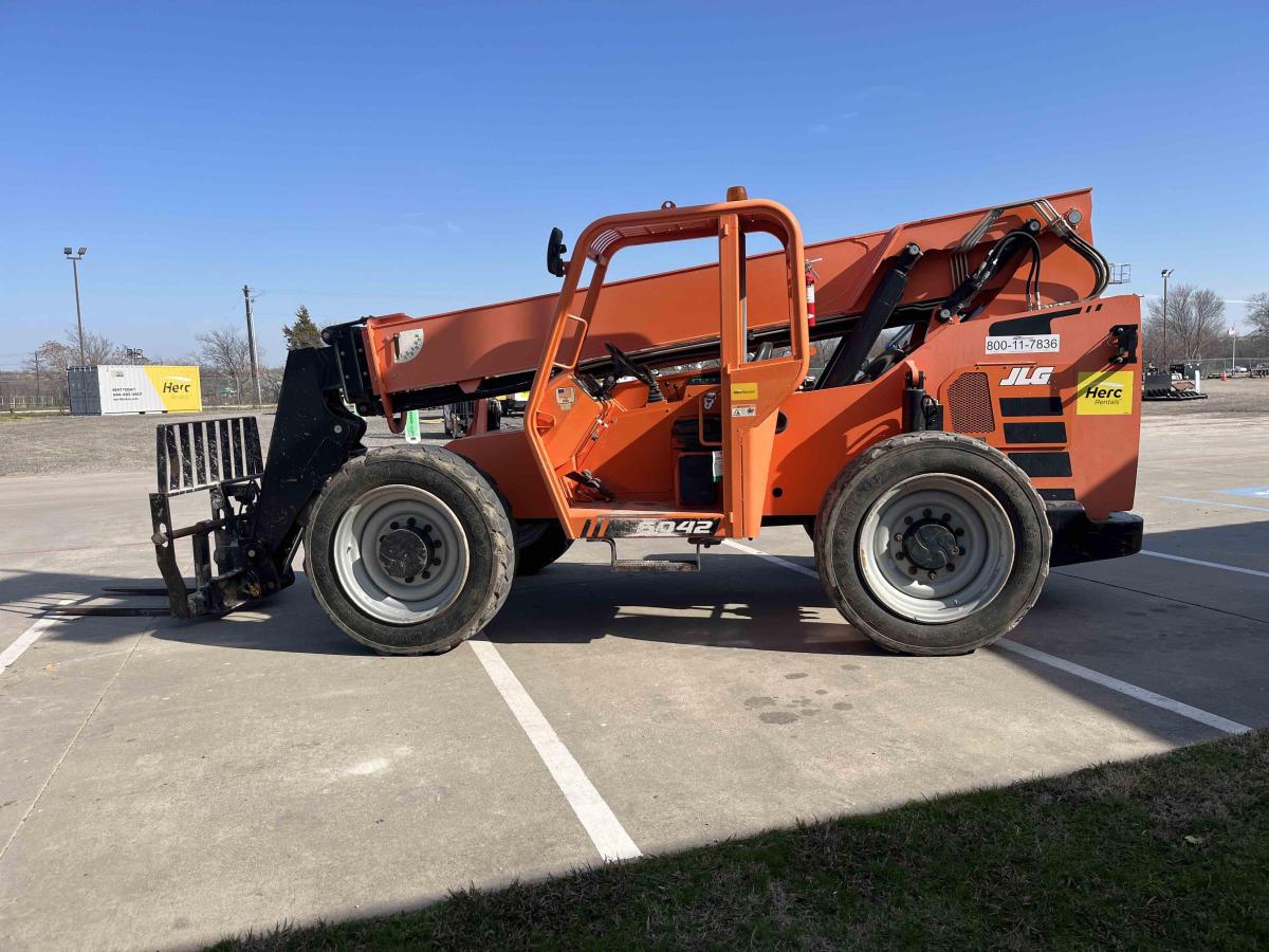 2016 SkyTrak 6042