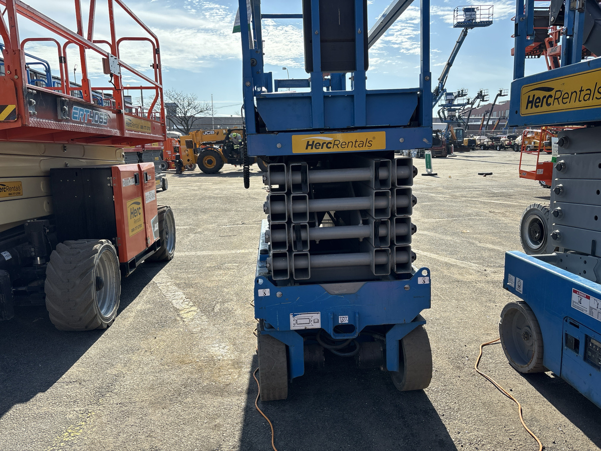 2017 Genie GS-3232-2
