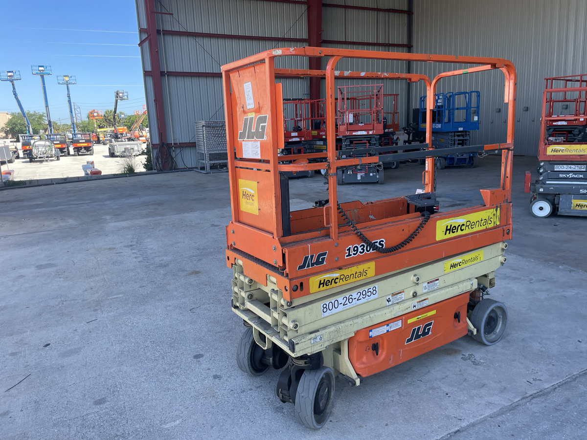 2019 JLG 1930ES