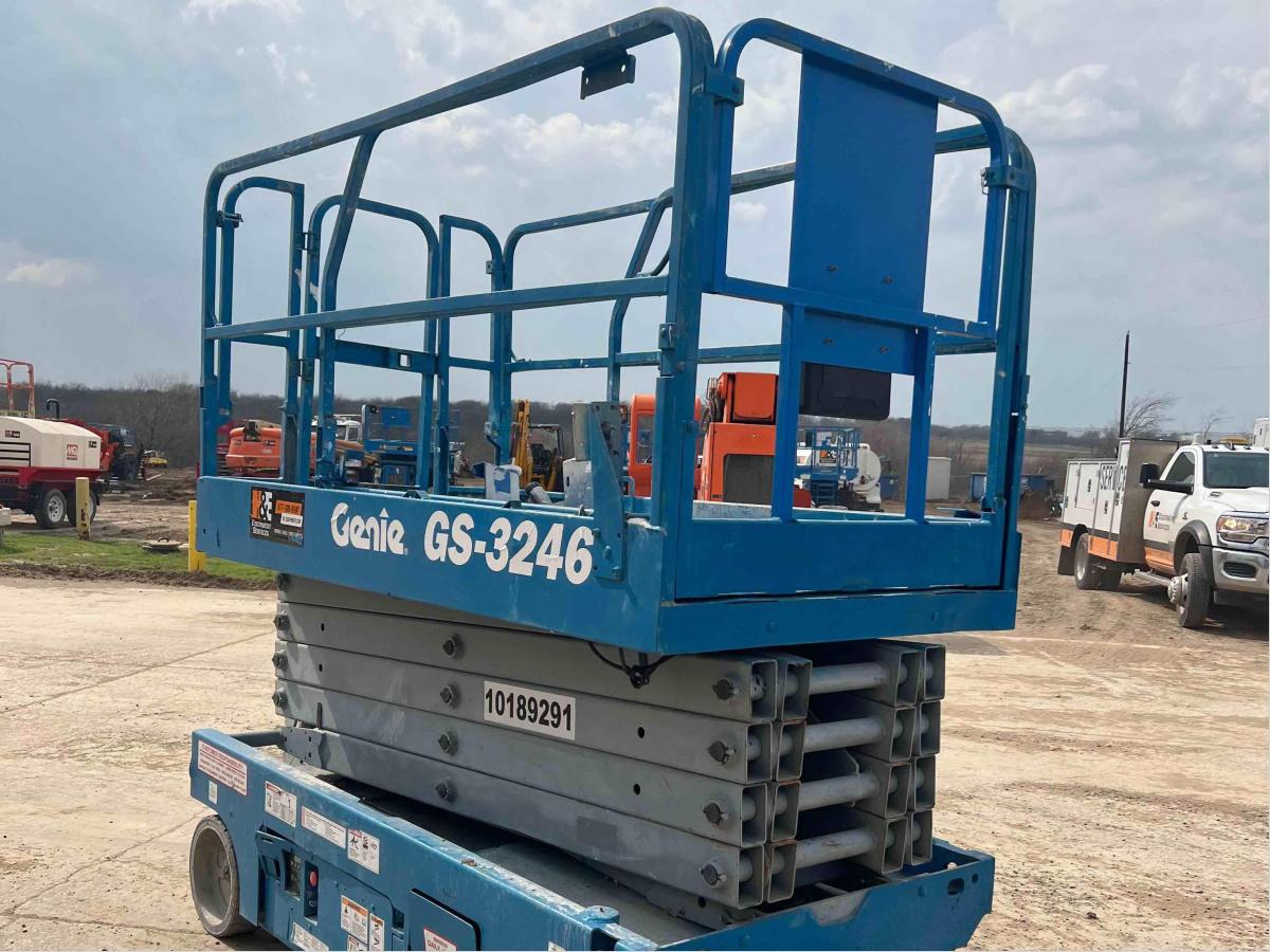 2016 Genie GS-3246