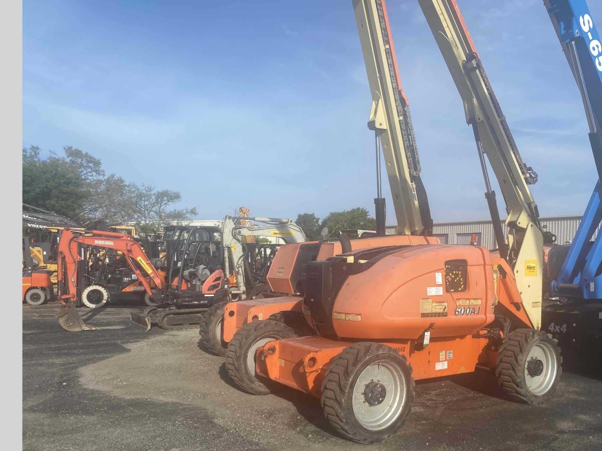 2016 JLG 600AJ