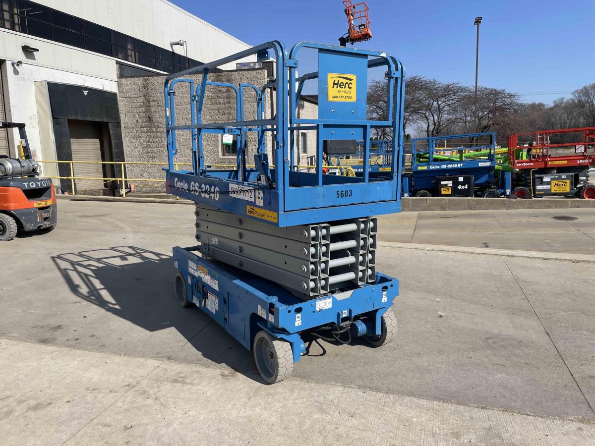 2013 Genie GS-3246