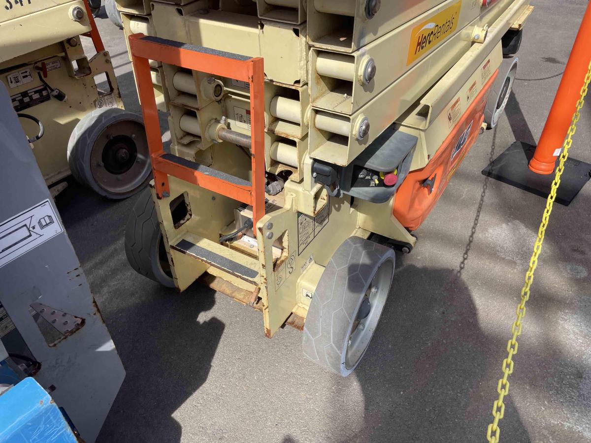 2018 JLG 2632ES