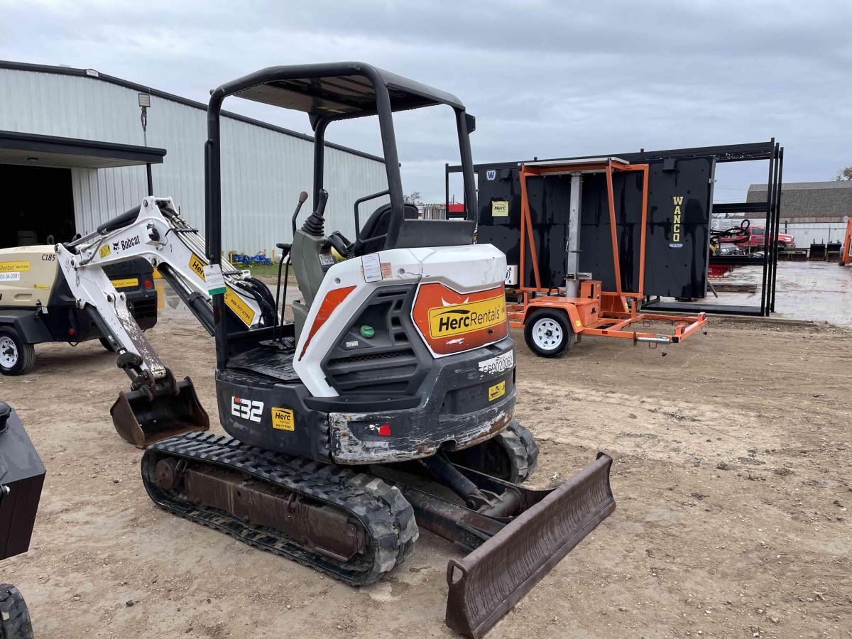 2019 Bobcat E32