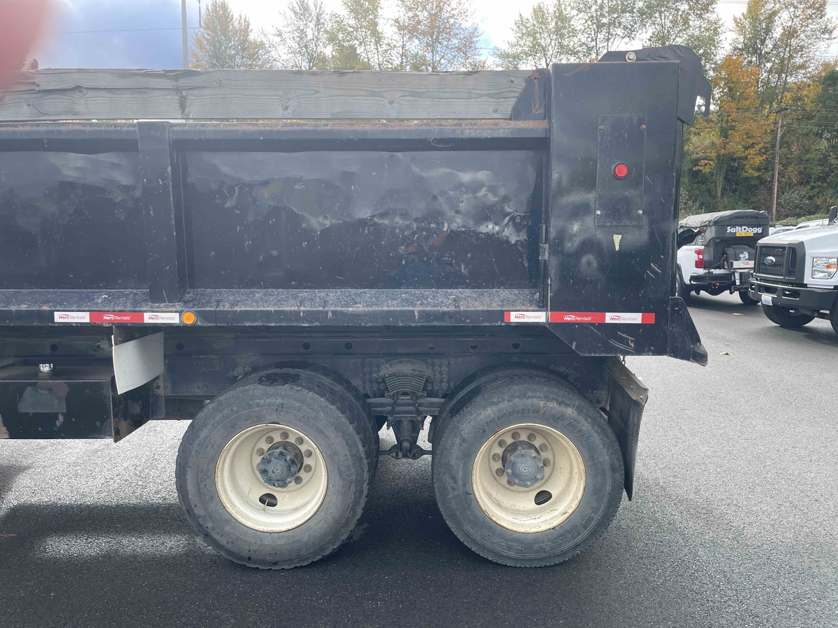 2017 Freightliner M2106-12