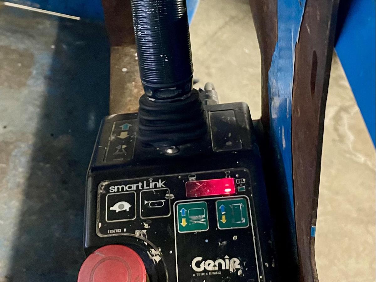 2017 Genie GS-3246