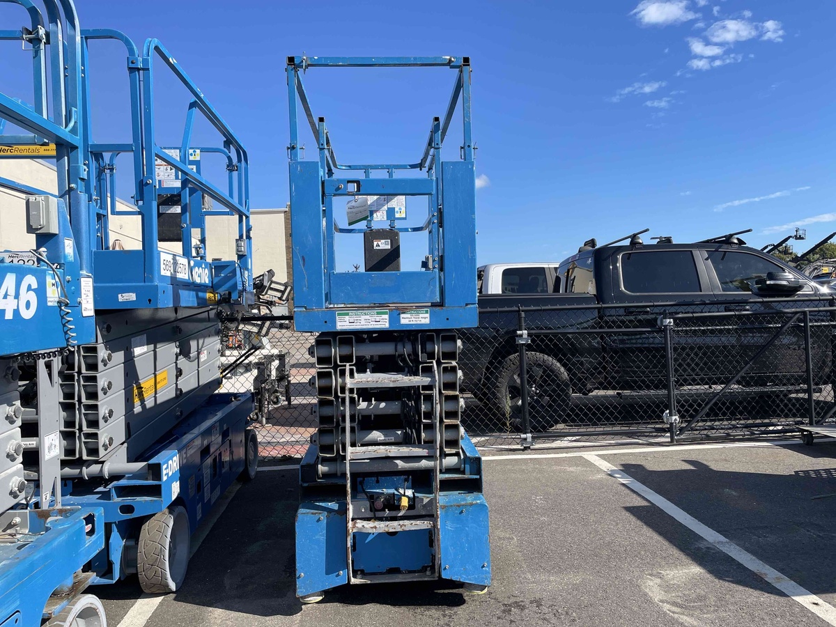 2017 Genie GS-3232-2