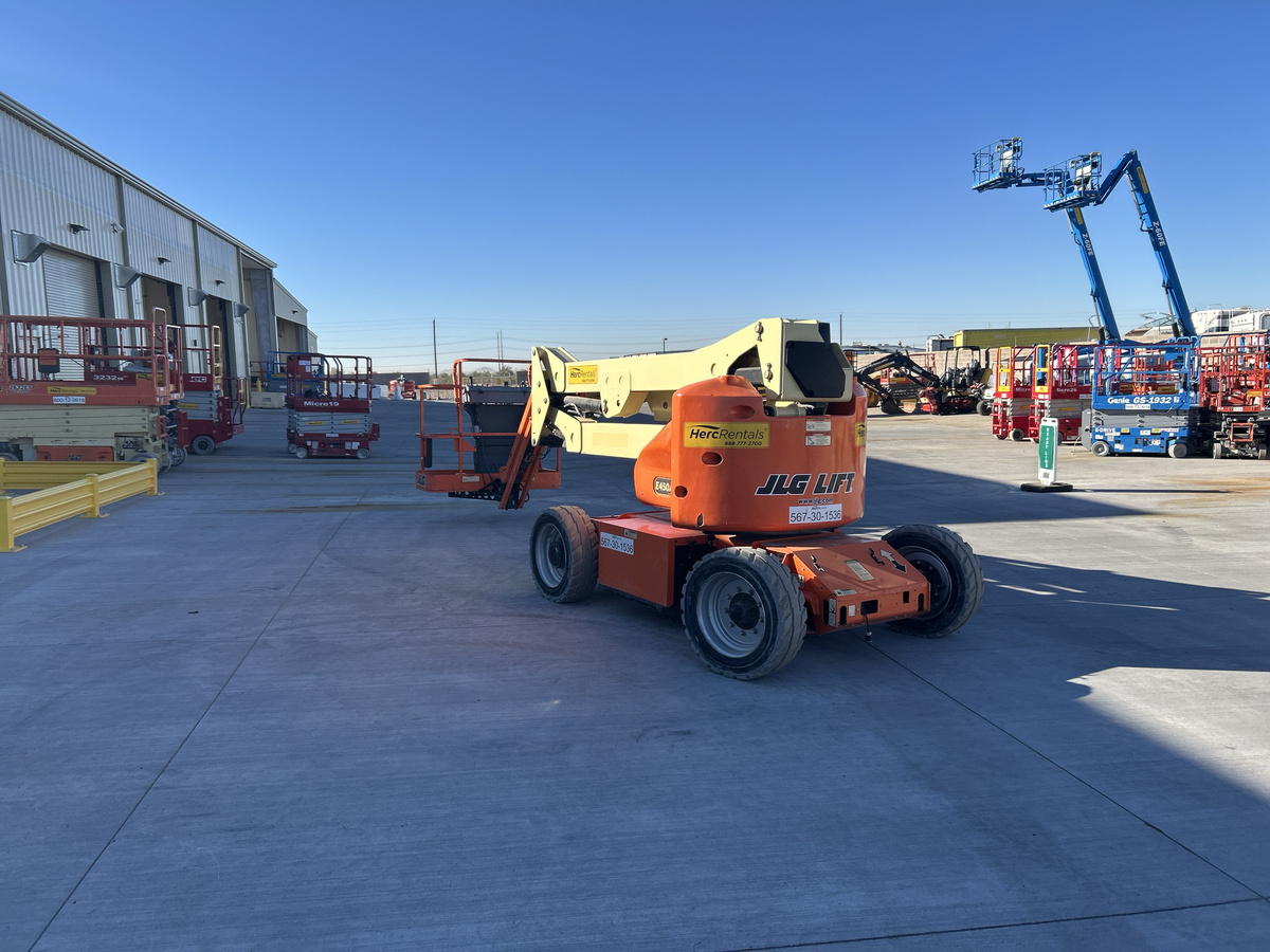 2016 JLG E450AJ-3