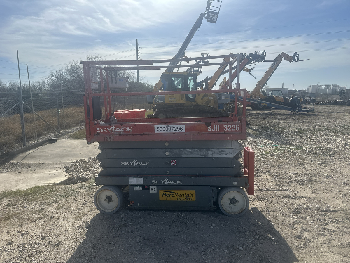 2015 Skyjack SJ3226-2