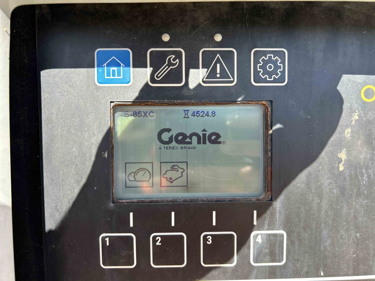 2018 Genie S-85-9