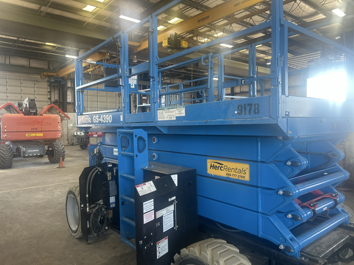 2019 Genie GS-4390 RT-2