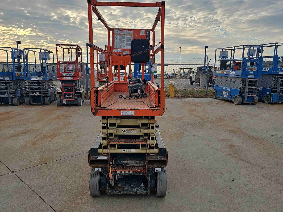 2018 JLG 1932R-3