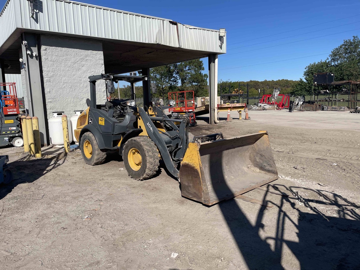 2019 John Deere 204L-4