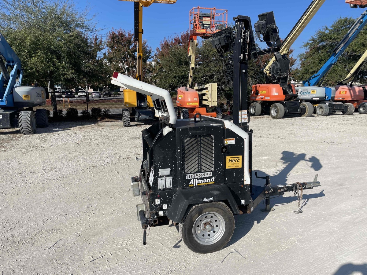 2022 Allmand Night-Lite V-7