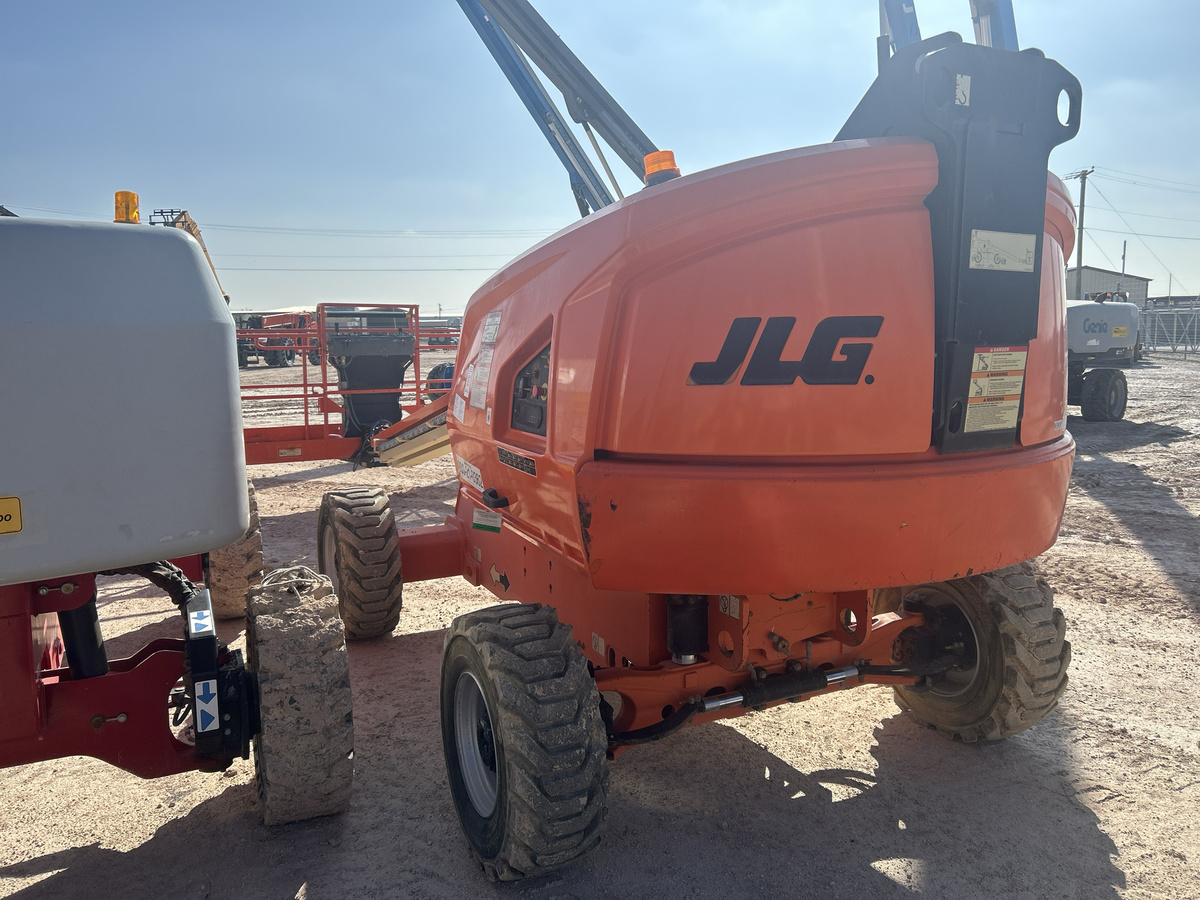 2018 JLG 400S-2