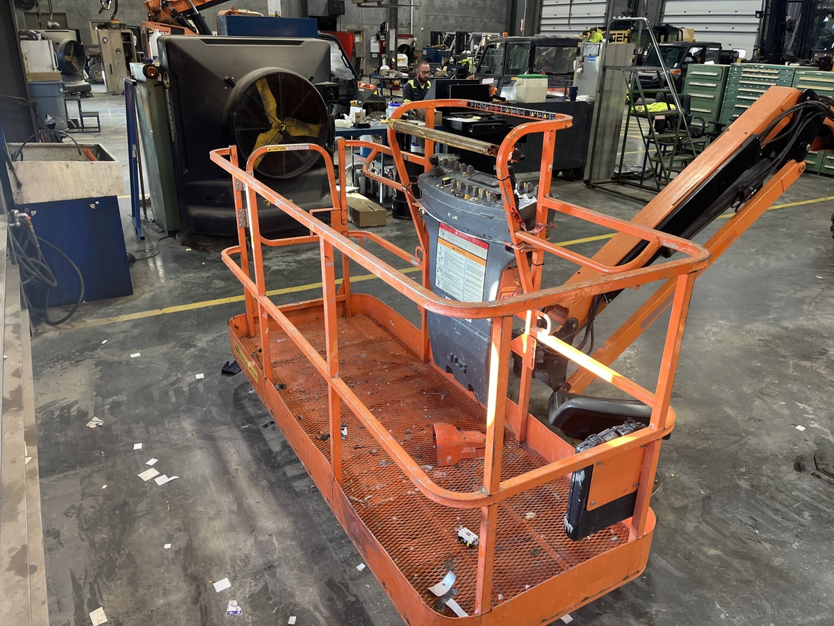 2018 JLG 460SJ-4