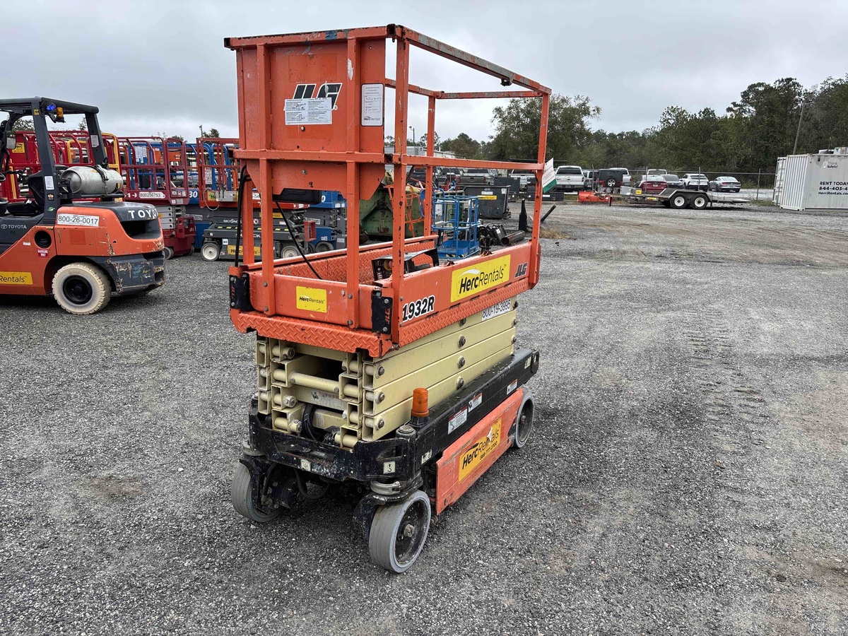 2018 JLG 1932R-4