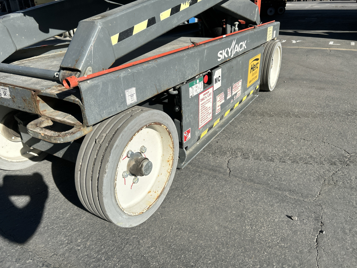 2017 Skyjack SJ3226-18