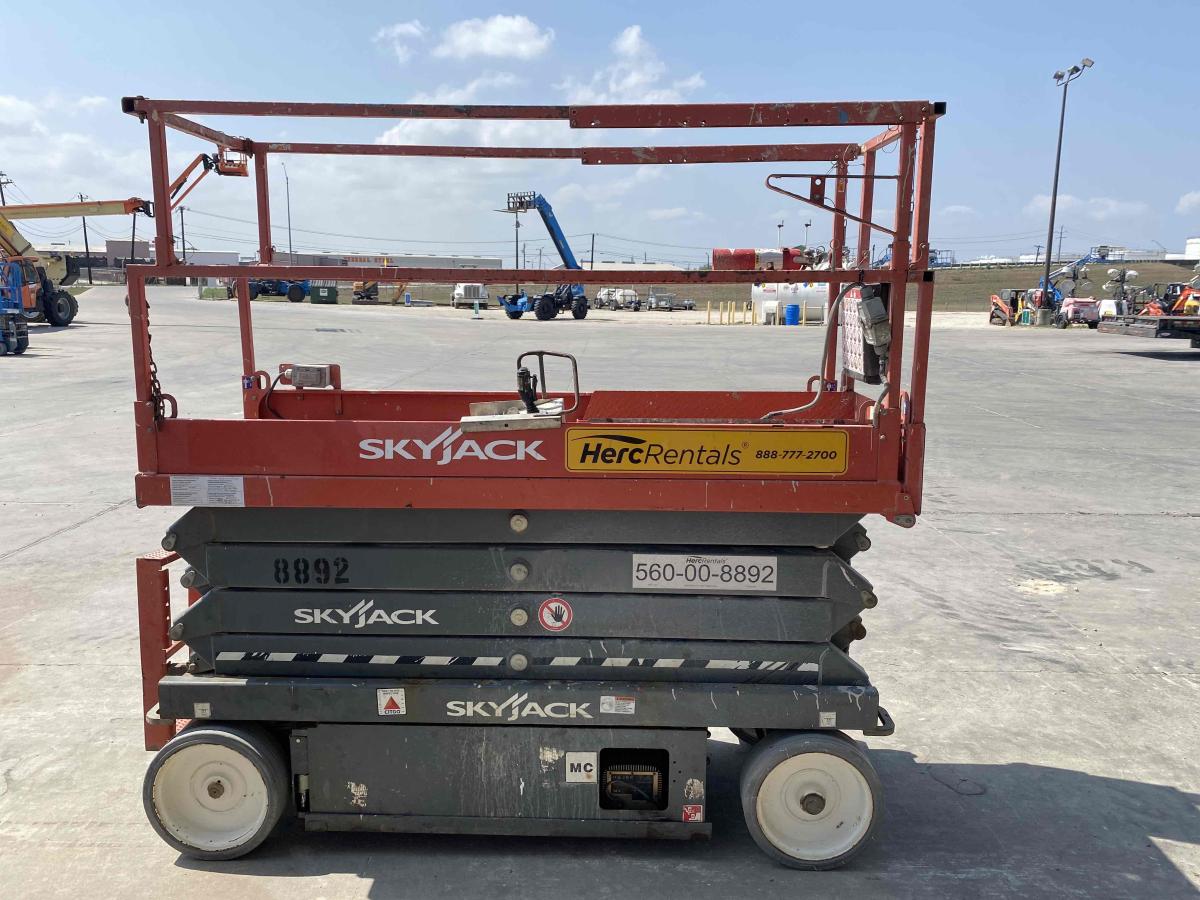 2017 Skyjack SJ3226