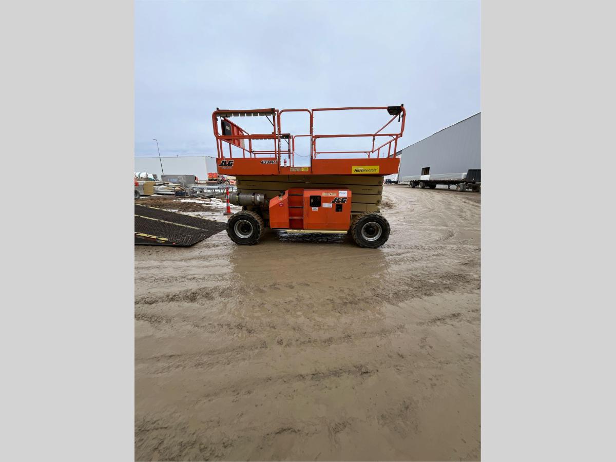 2016 JLG 4394RT