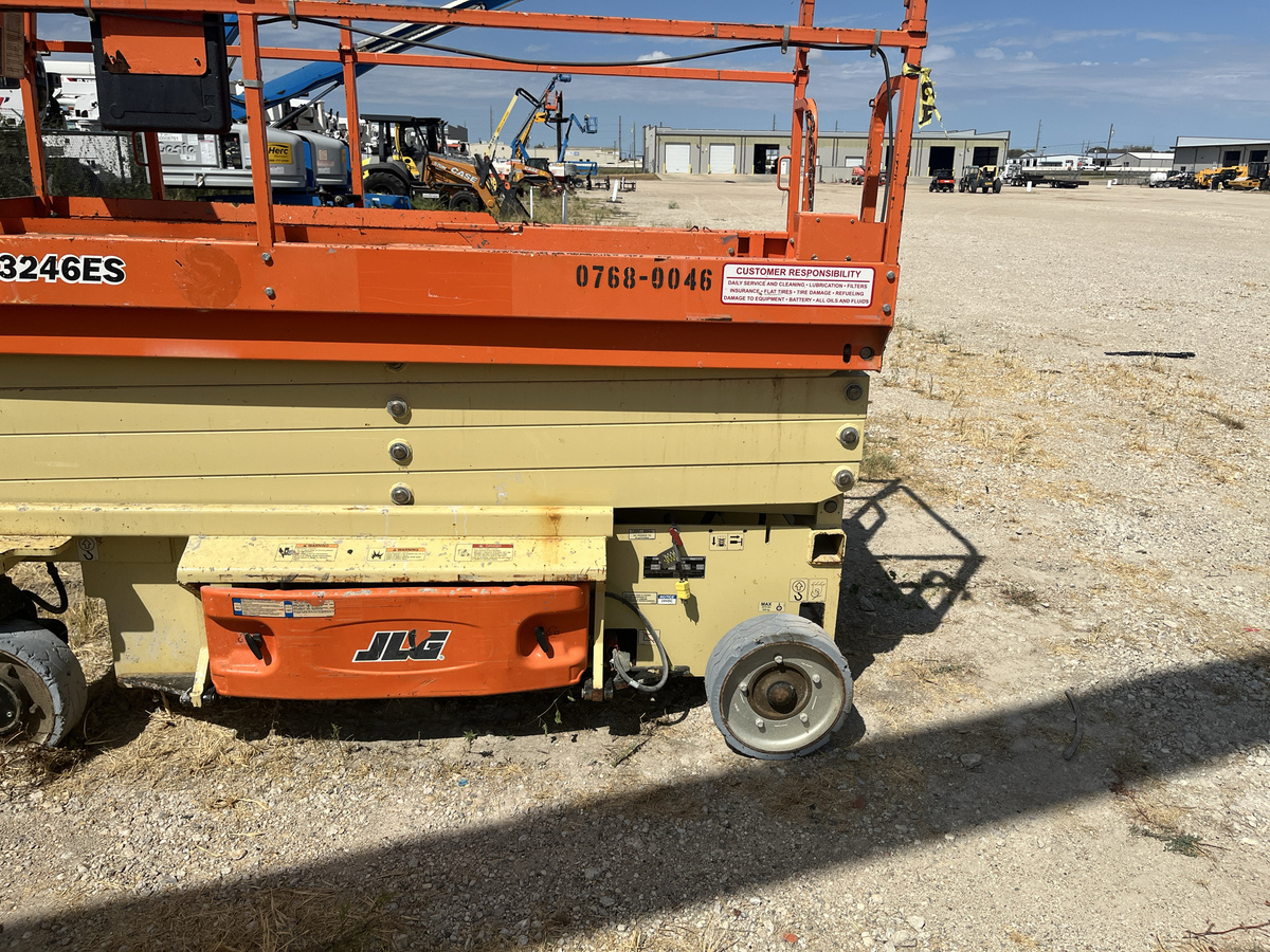 2018 JLG 3246ES-12